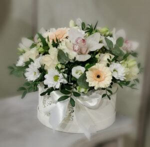 Gėlių puokštė dėžutėje Nr. 5