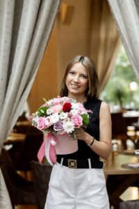 Gėlių puokštė dėžutėje Nr. 14